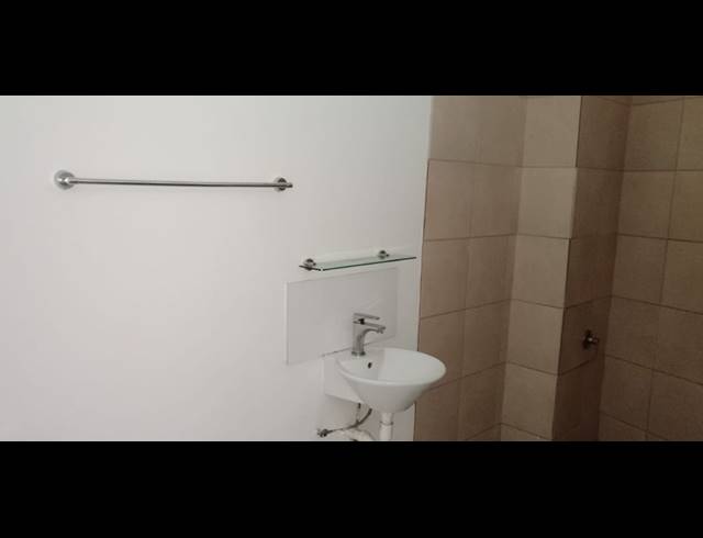 1 bed property to rent in WOODSTOCK